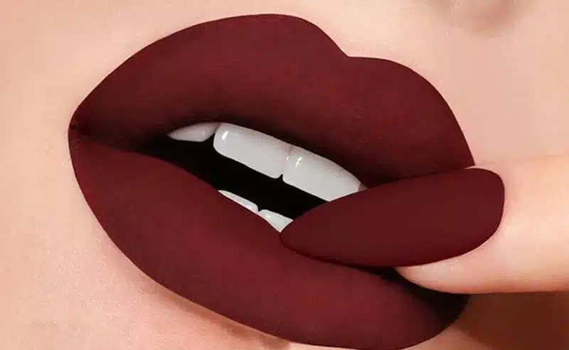 رژ لب های مخملی
