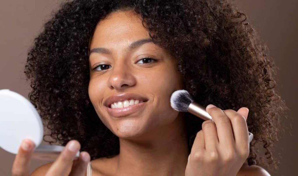portrait beautiful black woman doing her skin care routine 23 2149095676 | فروشگاه موراشین