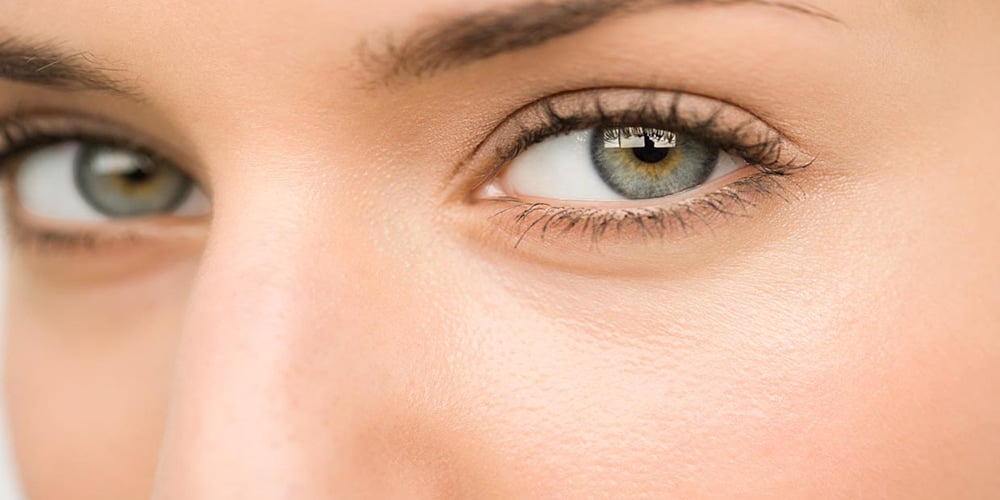 روش های آرایشی از بین بردن پف زیر چشم فوری​