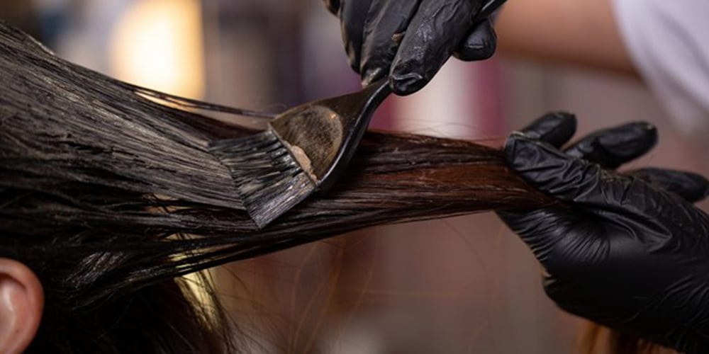روش‌های رنگ کردن موهای مشکی بدون دکلره​