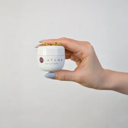 کرم دورچشم تاچا Tatcha